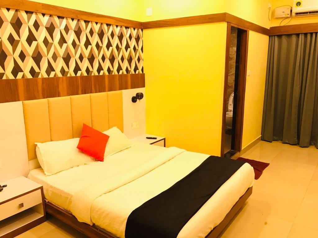 Hotel Keerthana Puttur Puttur  Exteriér fotografie